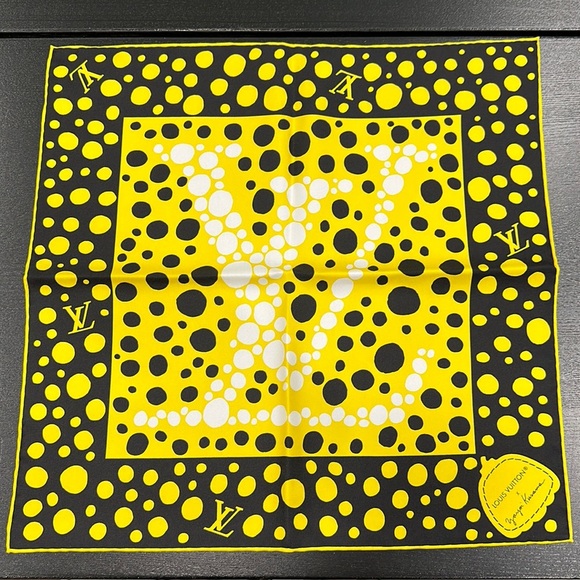 Louis Vuitton x Yayoi Kusama Infinity Dots Square 45 - Picture 4 of 6